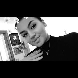 Meet your Posher, Caroline